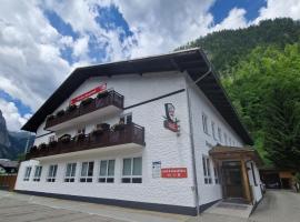 Pension Bergfried, hotel a Hallstatt