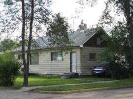 Cozy Cottage, hotel in Canora