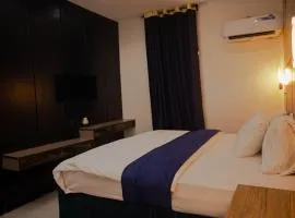 Maxbliss Optimum Royal Hotel
