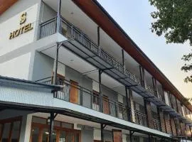 S Hotel