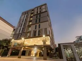 IMPRESS Hotel HUAI Khwang