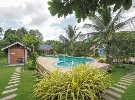 OYO 75339 Full Frame Resort