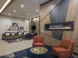 The Center Hotel Grand Rapids Airport