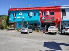 Q Hotel
