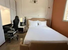 Mak HOUSE