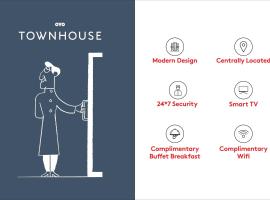 Townhouse 557 Near Golf course road, хотел в Гургаон
