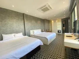 VMona Hotel