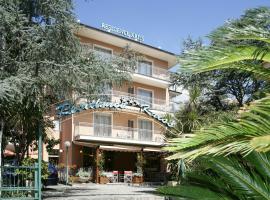 Residence Hotel Kriss, hotell sihtkohas Deiva Marina