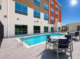Holiday Inn Express & Suites Lindale - Tyler by IHG