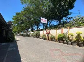 Hotel O near City of Tomorrow Mall formerly Vandhela Homestay