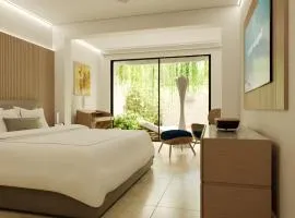 Blue Monkey Hotel & Beach Club