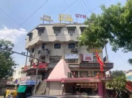 FabHotel Royal King