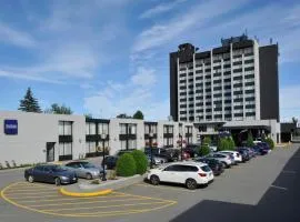 Travelodge by Wyndham Quebec City Hotel & Convention Centre