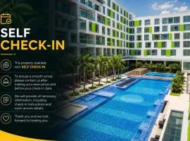 UrbanR Airport Residences - Next to Holiday Inn