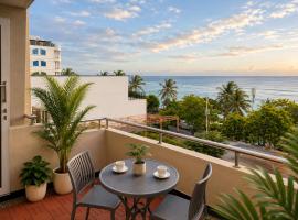 Hulhumale में, होटल 10-Min Airport Shuttle, 1-Min Beach, 2BR SeaView Terrace & SmartLock - Breezy Home