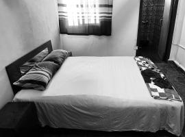 Sumanya Guest House 1, hotel a Sukuta