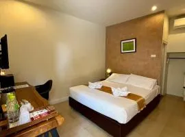 UDEE Cozy Hotel