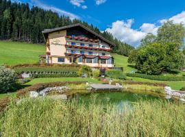 Berghotel Presslauer, hotel v destinaci Jenig