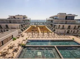 BIRGÉS HOTEL Lifestyle and View