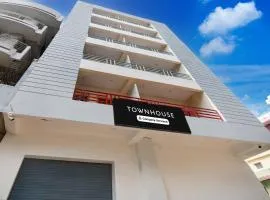 Super Townhouse Kumhrar Archeological Park Formerly Hotel Karuna Palace