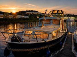 Zimon- Bateau Authentique - vue sur la Seine, hotelli kohteessa Rouen