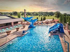 Grand Marquis Waterpark Hotel & Suites