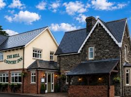 The Bell Country Inn, hotel din Llanyre