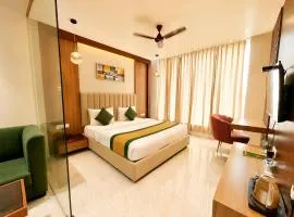 LUXURY HOTEL - Near Kashi Vishwanath Temple - HOTEL VEDAANGAM PREMIUM - Varanasi Pretty Hospitality & Comfirtable Room & Restaurant and Parking & Lift & Free Wi-Fi - BEST HOTEL IN VARANASI