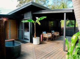 Cardiff में, होटल Tiny home, Outdoor bath, Infrared Sauna, Fire pit