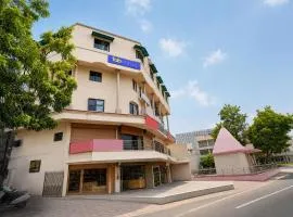 FabHotel Royal King