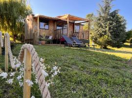 O'BARA Lodge - Tiny House - Jardin et climatisation, отель в городе Druillat
