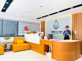 Walk Street Hotel & Apartment, hotel v Phnompenhu