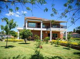 The WH BnB - Luxury Modern Villa in Lilongwe, khách sạn ở Lilongwe