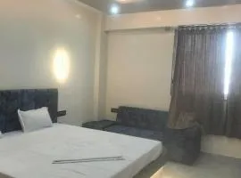 Om Hotel