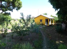 La maison jaune, hotel a Nosy Bé