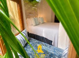 Yellow House Hostel B&B, hotel a Antigua Guatemala