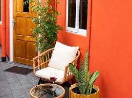 DOLFIJN STUDIOS Comfortable 1BR Apartment Fast WiFi AC North Paramaribo, Hotel in Paramaribo