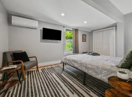 Modern Cozy Apt Hiking Skiing Touring 1st Floor