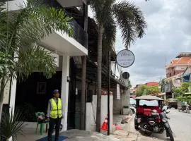 Flora Central Walk Hotel