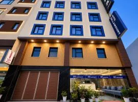Hotel The BellaMount Hotel Suites- Free Airport and Aerocity Pick Up & Drop