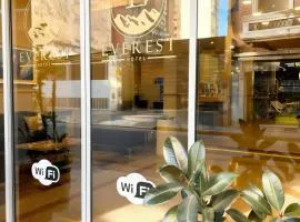 Hotel Everest
