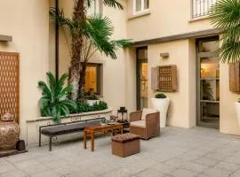 TownHouse 33 Boutique Hotel
