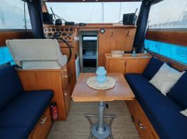 Nuit insolite dans un bateau, hotelli kohteessa Le Havre
