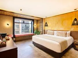 Golden Valley Hotel