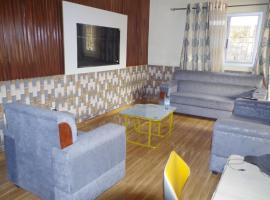 Grand Studio à 200 m de la plage de Kribi Clim - Wi-Fi, hotel u gradu Kribi