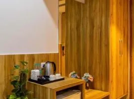 Hotel Airport Hilton Sky IGI Delhi Airport Terminal- 3 With Free Airport Pickup