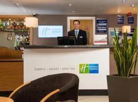 格鲁赛斯特南智选假日酒店 