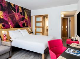 Viesnīca Novotel Barcelona Cornellà pilsētā Kornelja de Ļobregata