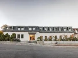 Hotel Gardinn - Free Parking and Quiet Garden