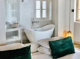 &Tales Villas Collection Óbidos - With Hotel Service and Breakfast